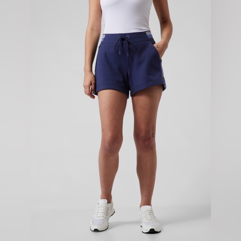 Athleta Triumph Game Point Shortie Shorts Navy Blue Athletic Large 667